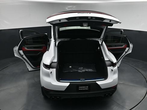 New 2026 Porsche Cayenne S AWD/4WD image 31