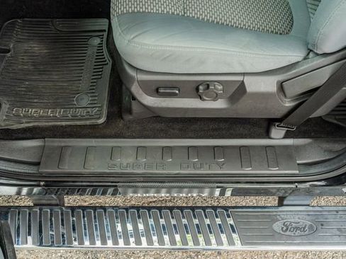 Used 2015 Ford F250 XLT w/ XLT Premium Package AWD/4WD image 18