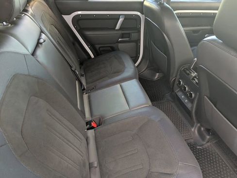 Used 2023 Land Rover Defender 110 image 13