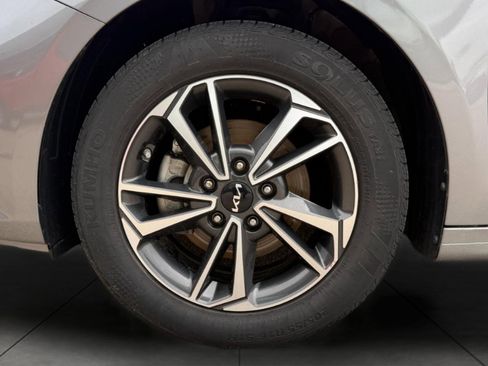 Used 2023 Kia Forte LXS FWD image 7