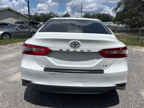 Used 2018 Toyota Camry LE FWD image 5