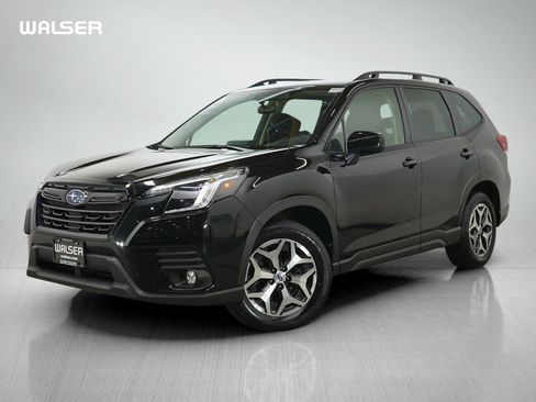 Used 2024 Subaru Forester Premium AWD/4WD image 1