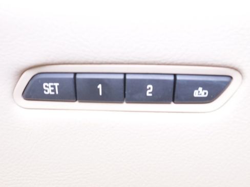 Used 2017 Cadillac XT5 Luxury w/ LPO, Wheel Lock Package image 16