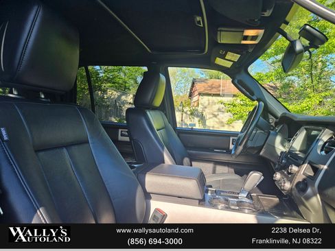 Used 2017 Ford Expedition Limited w/ Equipment Group 301A AWD/4WD image 17