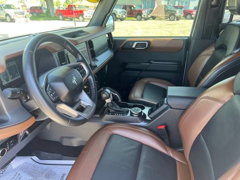 Used 2024 Ford Bronco Outer Banks AWD/4WD image 17
