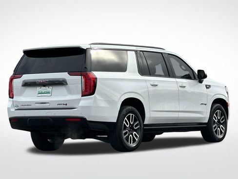 Used 2023 GMC Yukon XL AT4 image 3