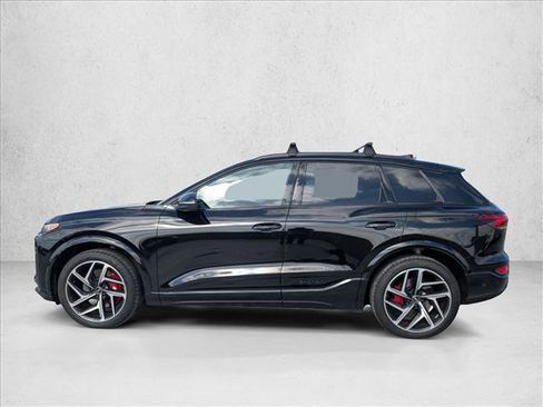 Used 2025 Audi SQ6 e-tron Premium Plus AWD/4WD image 8