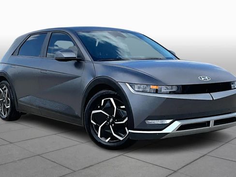 Used 2023 Hyundai Ioniq 5 SEL image 2