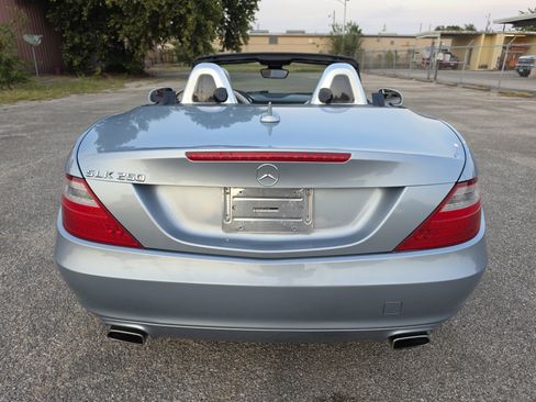 Used 2015 Mercedes-Benz SLK 250 image 31