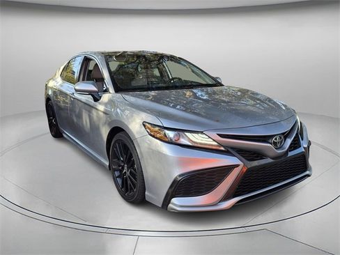 Used 2023 Toyota Camry XSE image 4