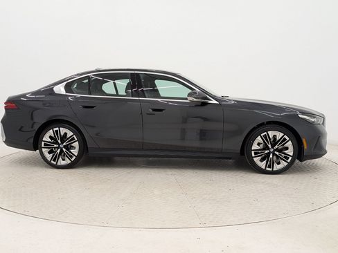 New 2026 BMW 530i w/ Premium Package RWD image 8
