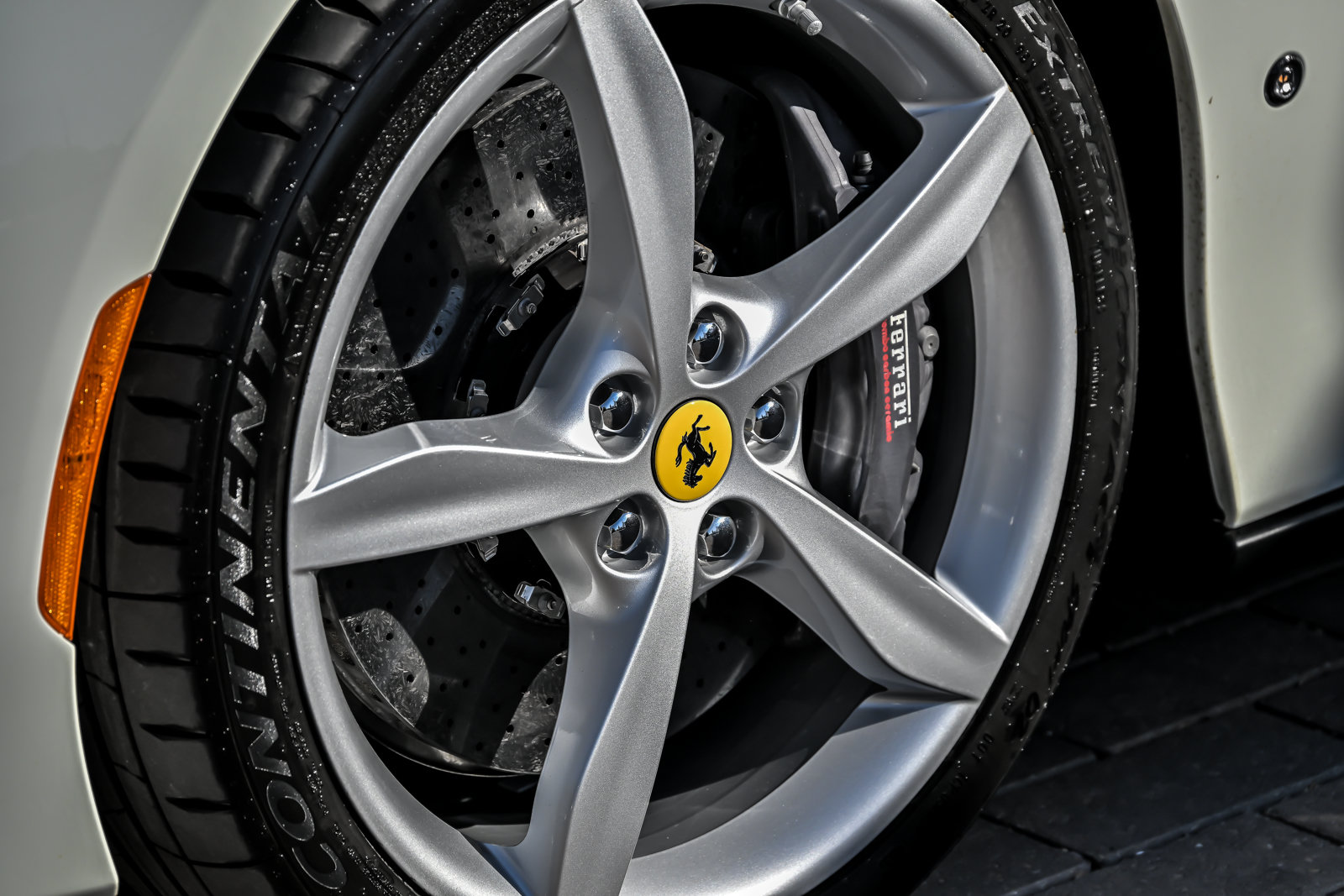 Used 2019 Ferrari Portofino RWD image 8