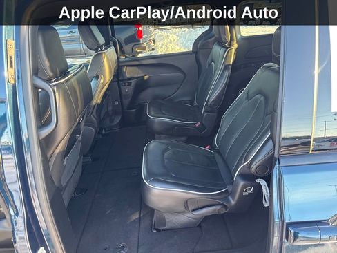 Used 2025 Chrysler Pacifica Limited image 16
