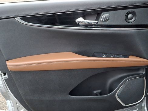 Used 2022 Lincoln Nautilus Reserve w/ Equipment Group 201A image 12