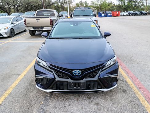 Used 2022 Toyota Camry XSE w/ Cold Weather Package image 5