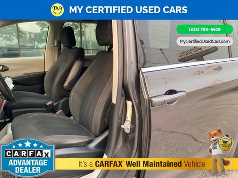 Used 2020 Chrysler Voyager LX w/ Cold Weather Group FWD image 13