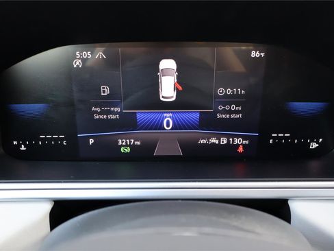 Used 2025 Volkswagen Taos SE w/ Panoramic Sunroof Package image 18