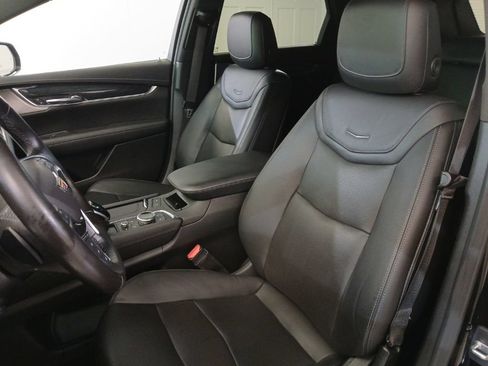 Used 2020 Cadillac XT5 Premium Luxury AWD/4WD image 16