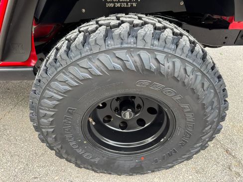 Used 2017 Jeep Wrangler Unlimited Sport image 28