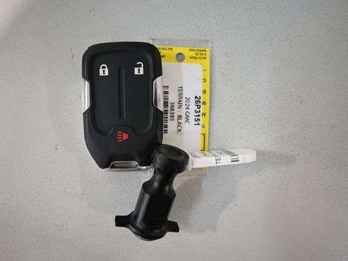 Used 2024 GMC Terrain SLE AWD/4WD image 11