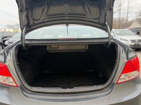 Used 2012 Hyundai Accent GLS image 19