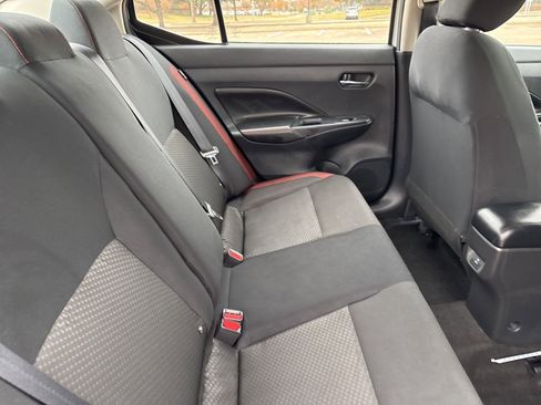Used 2025 Nissan Versa SR image 19