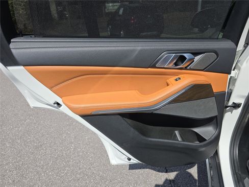 Used 2021 BMW X5 xDrive40i w/ Executive Package image 14