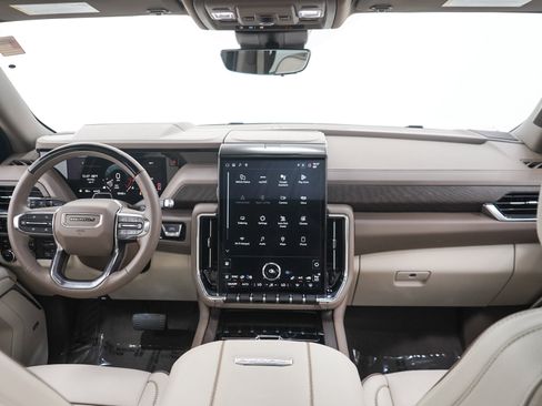 Used 2025 GMC Yukon Denali w/ Denali Reserve Package AWD/4WD image 15