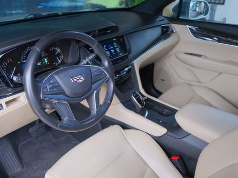 Used 2019 Cadillac XT5 FWD image 14