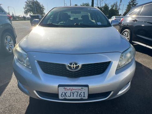 Used 2010 Toyota Corolla LE FWD image 2
