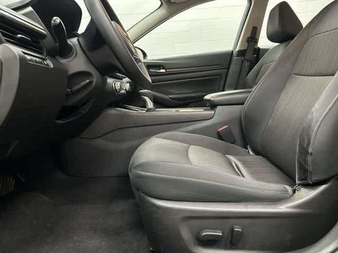 Used 2024 Nissan Altima 2.5 SV FWD image 26