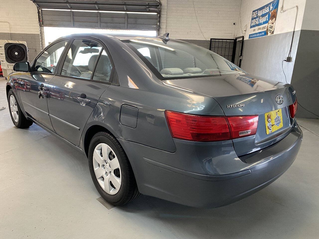 Used 2009 Hyundai Sonata GLS FWD image 3