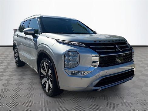 New 2026 Mitsubishi Outlander SEL image 3