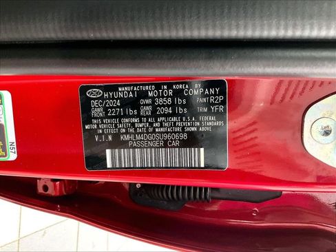 Certified 2025 Hyundai Elantra Sport FWD image 34