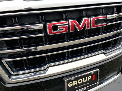 Used 2024 GMC Yukon SLT RWD image 29