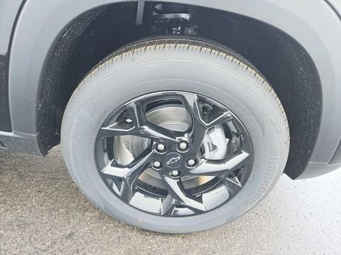 New 2026 Chevrolet Trax LT w/ Driver Confidence Package FWD image 11