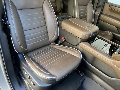 Used 2026 GMC Yukon Denali Ultimate AWD/4WD image 24