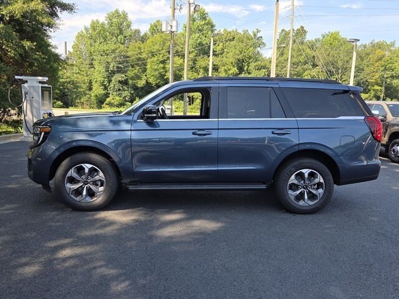 New 2027 Ford Expedition Active RWD image 5