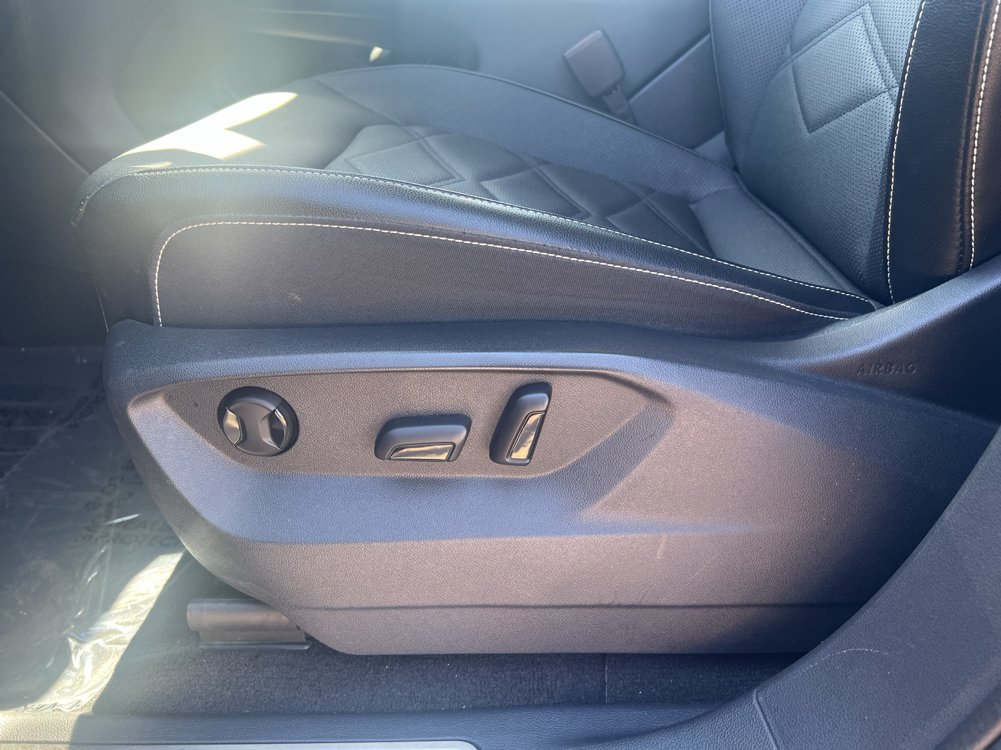 Used 2024 Volkswagen Atlas SE FWD image 21