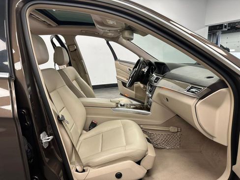 Used 2014 Mercedes-Benz E 350 4MATIC Sedan image 32