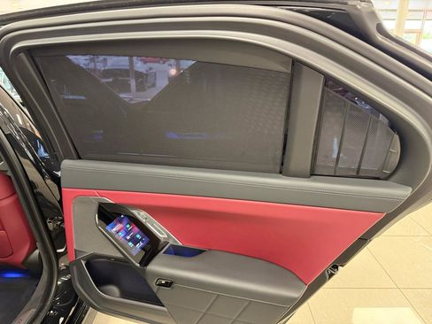 Used 2023 BMW 740i w/ Parking Assistance Package image 26