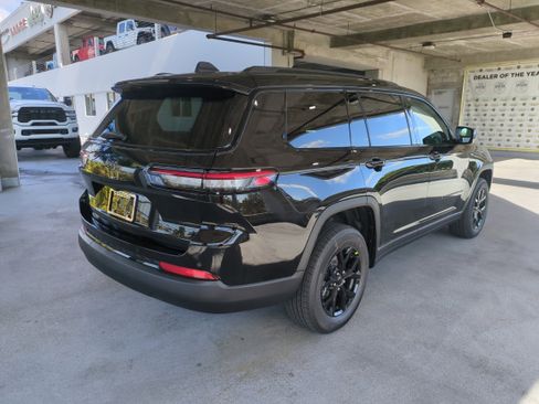 New 2025 Jeep Grand Cherokee L Altitude image 5