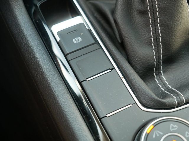 Certified 2024 Volkswagen Taos SE AWD/4WD image 36