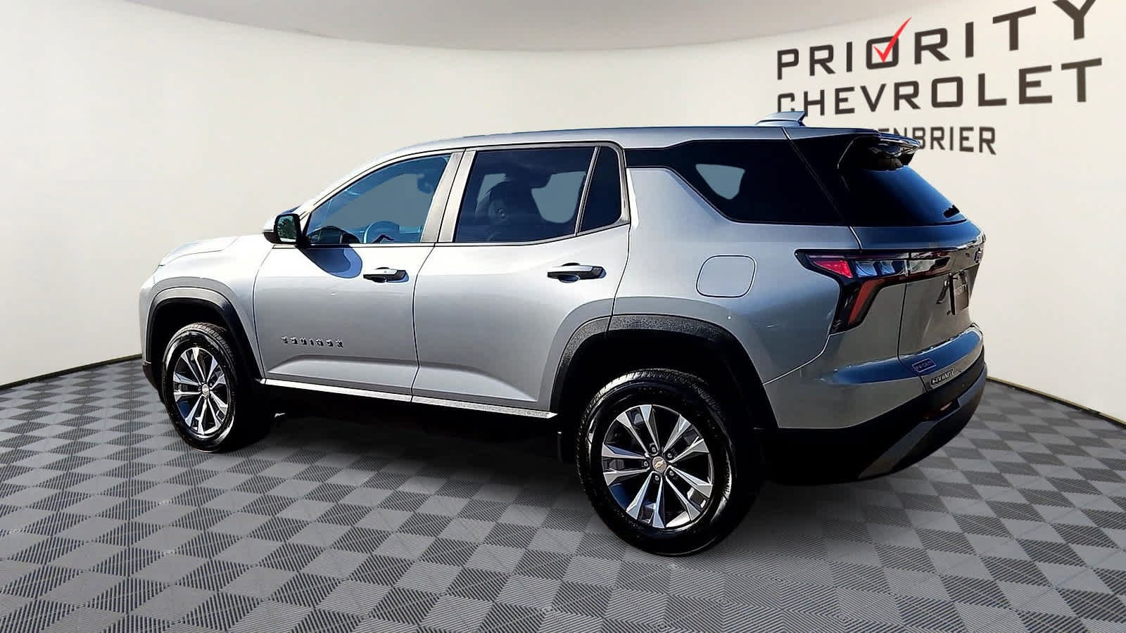 Used 2026 Chevrolet Equinox LT w/ Convenience Package II FWD image 6