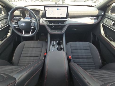 Used 2025 Ford Explorer ST-Line w/ Premium Package RWD image 40