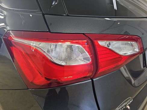 Used 2020 Chevrolet Equinox Premier FWD image 40