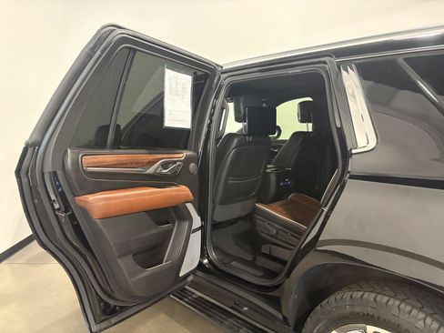Used 2023 GMC Yukon Denali Ultimate AWD/4WD image 33