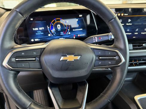 Used 2025 Chevrolet Equinox LT image 27