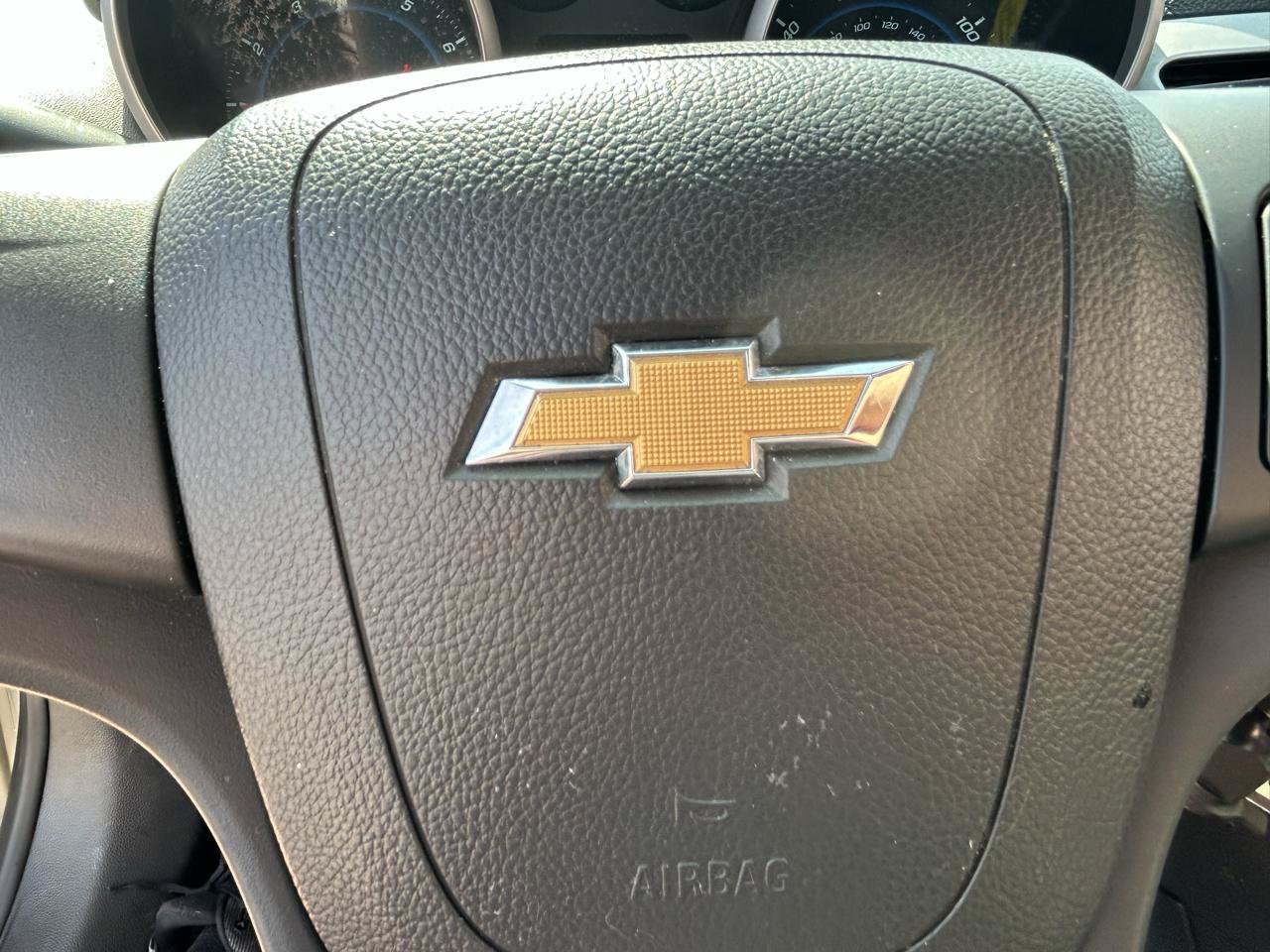 Used 2014 Chevrolet Cruze LS FWD image 18