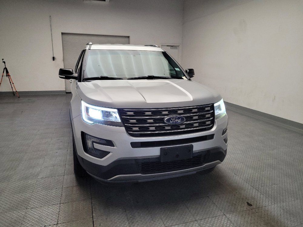Used 2016 Ford Explorer XLT w/ Equipment Group 201A FWD image 14